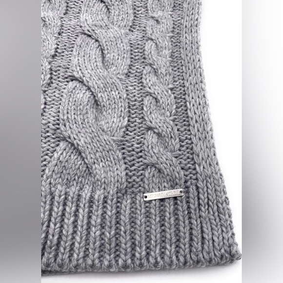 NWT &Box Michael Kors Gray Cable Knit Hat and Scarf Set - Picture 4 of 8